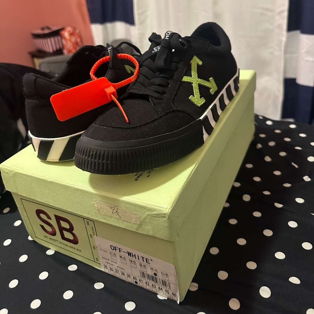Men's Off-White shoes in size 40 (EU).